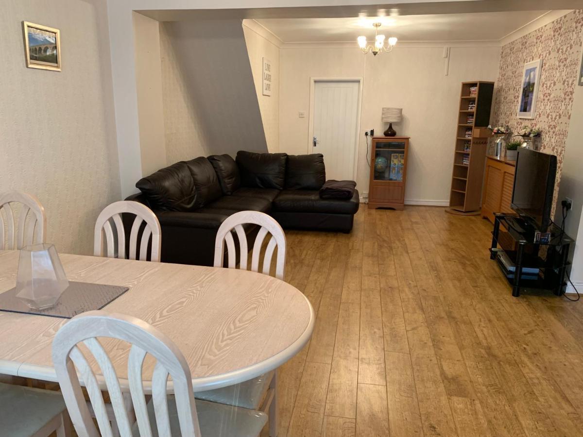 S&Ks Villa Troed-y-rhiw Bagian luar foto
